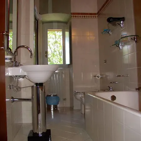 Ca Rossa Bed & Breakfast 2*