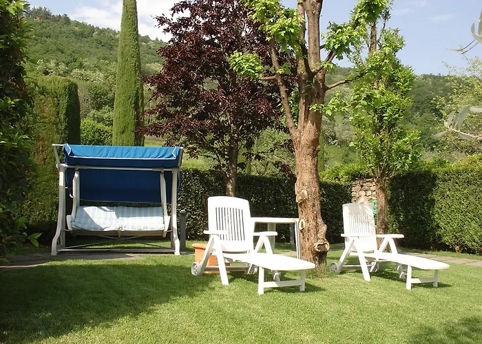 לינה וארוחת בוקר Ca Rossa 2*